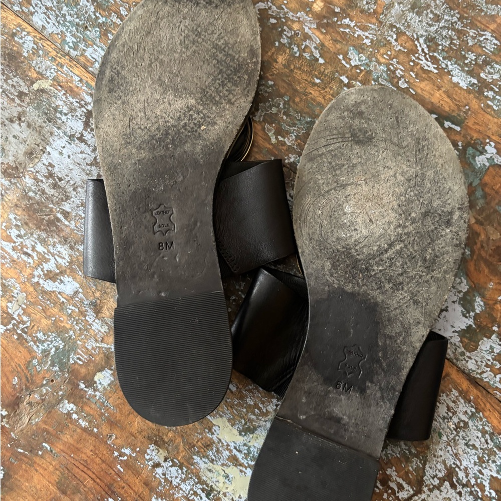 Tory Burch Sandals with Gold Accents 8m - Picture 2 of 3